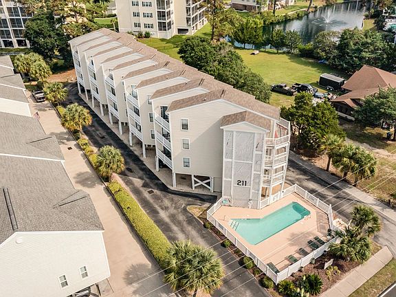3rd image of 211 Hillside Dr. N #305