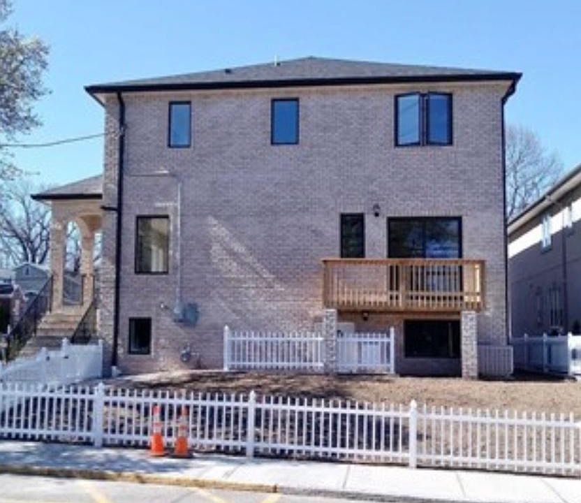Building Photo 4