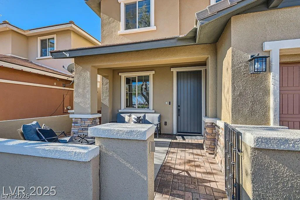 4 bed, 3.5 bath, 2610 sqft, $6,810 — Photo 4