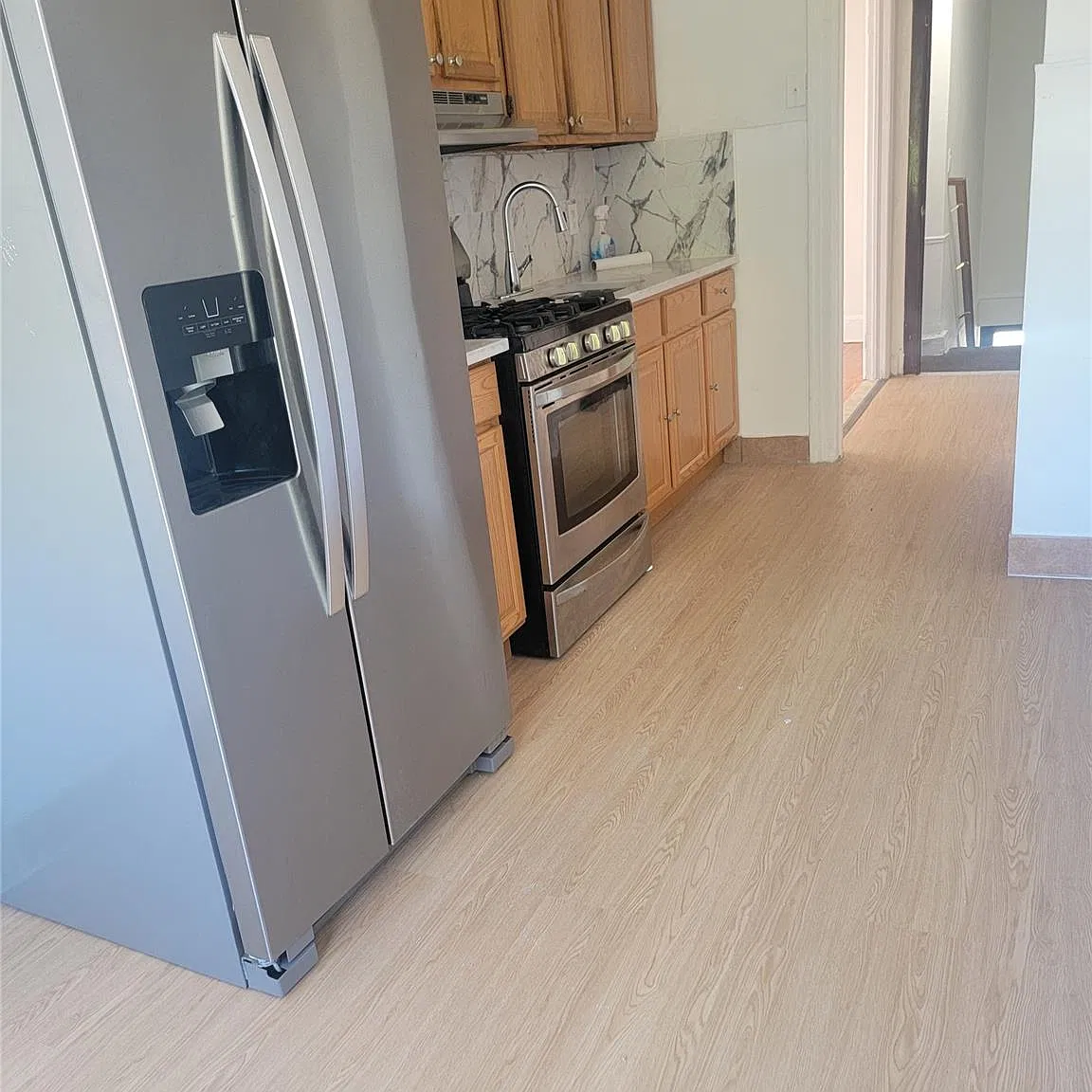 2 bed, 1.0 bath, 1472 sqft, $3,100 — Photo 2