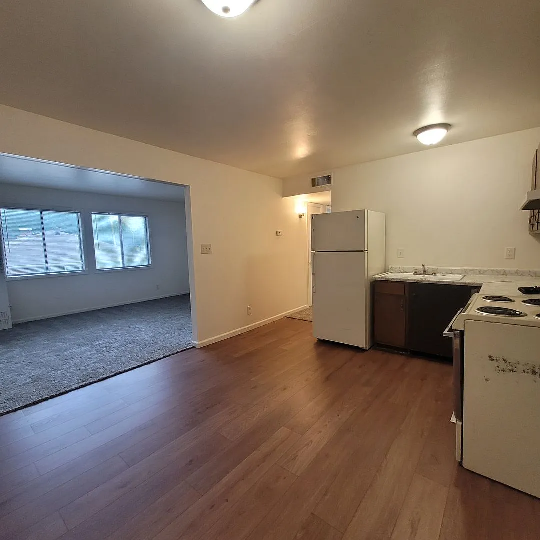 Westview Apartments — Photo 1