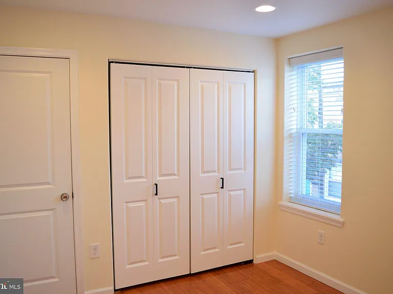 2132 Sigel St — Photo 14