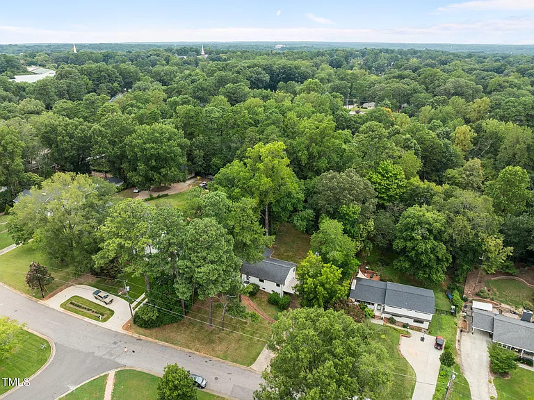 3026 Devonshire Dr — Photo 43