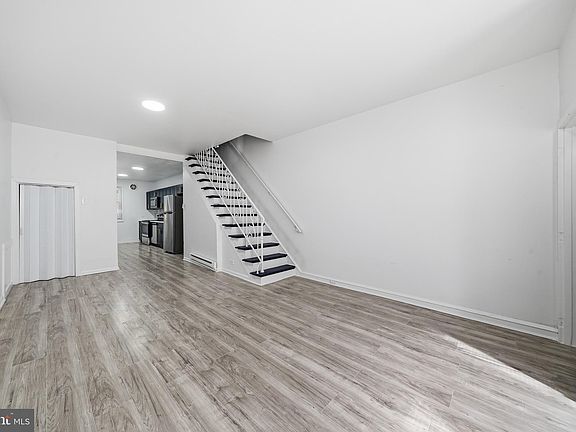 5th image of 2062 E Stella St