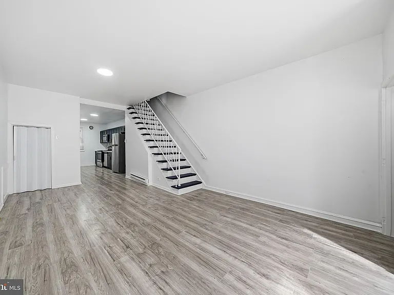 2062 E Stella St — Photo 5