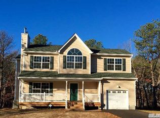 6 Kamoy Dr, Ridge, NY 11961