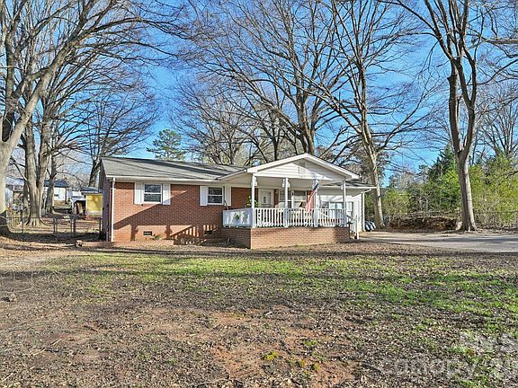 3rd image of 5075 Lewis Rd