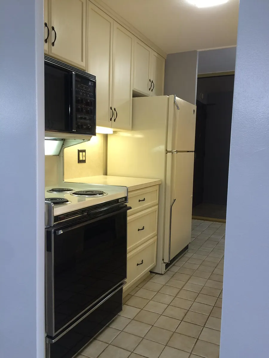 Building Photo - 22700 Garrison St #6