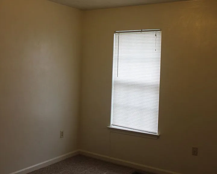 862 Patrick Henry Dr — Photo 8
