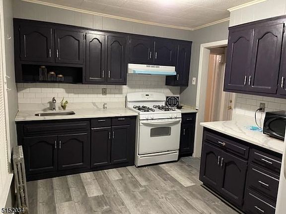 3rd image of 32 N Burnett St #2