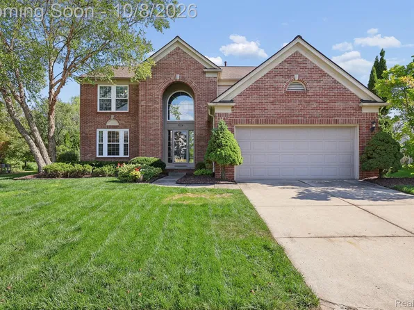 4527 Timberline Dr, Canton, MI 48188
