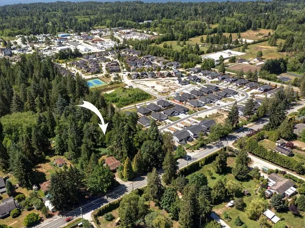 999 Reed Rd, Gibsons, BC V0N 1V7