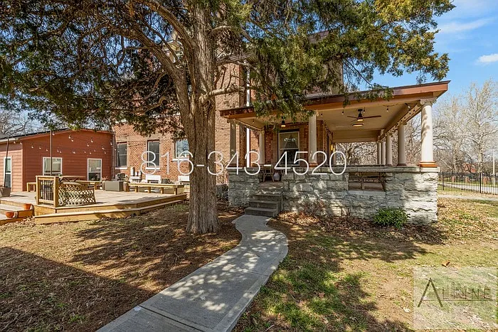 2924 Harrison St — Photo 5