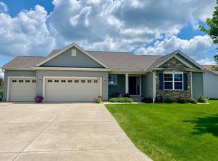 N8198 Woody Ln, Ixonia, WI 53036
