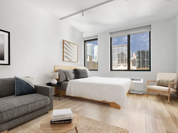550 West 54th Street image 1 of 33
