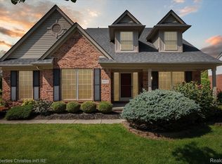 4831 Sunderland Dr, Sterling Heights, MI 48314