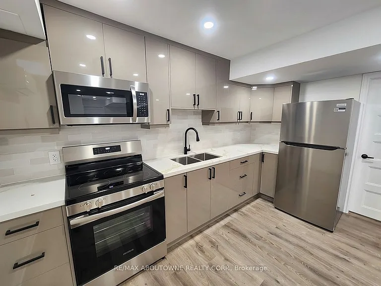 203 Rockledge Dr #LOWER — Photo 6