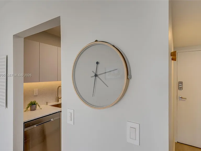 2000 NE 135th St #908 — Photo 10