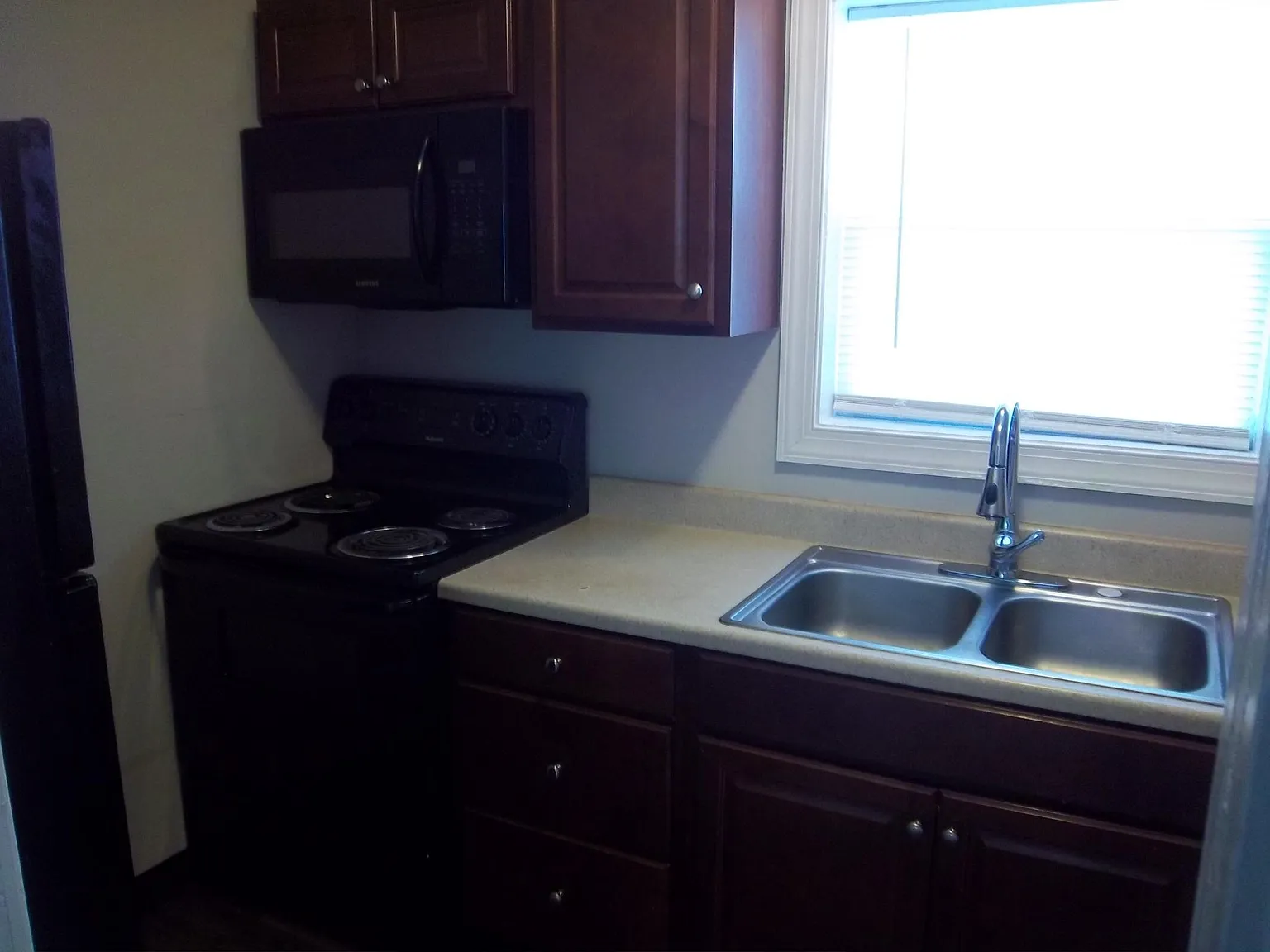 2 bed, 770 sqft, $1,200 — Photo 3