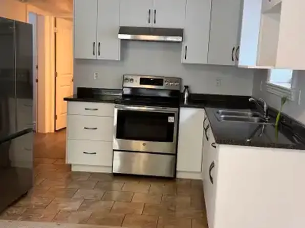 10368 175th St #1B, Surrey, BC V4N 5R4