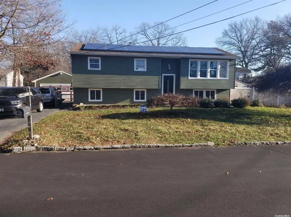 81 Schenectady Avenue, West Babylon, NY 11704