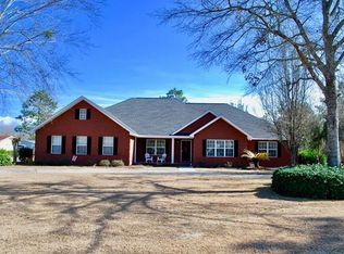 63 Hampton Rd, Jesup, GA 31545