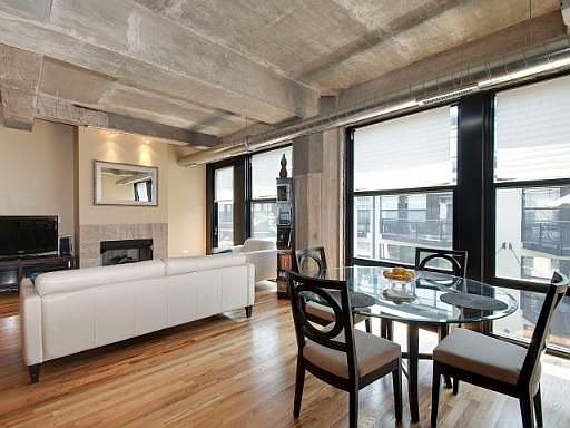 5th image of 1033 W 14th Pl Unit 336
