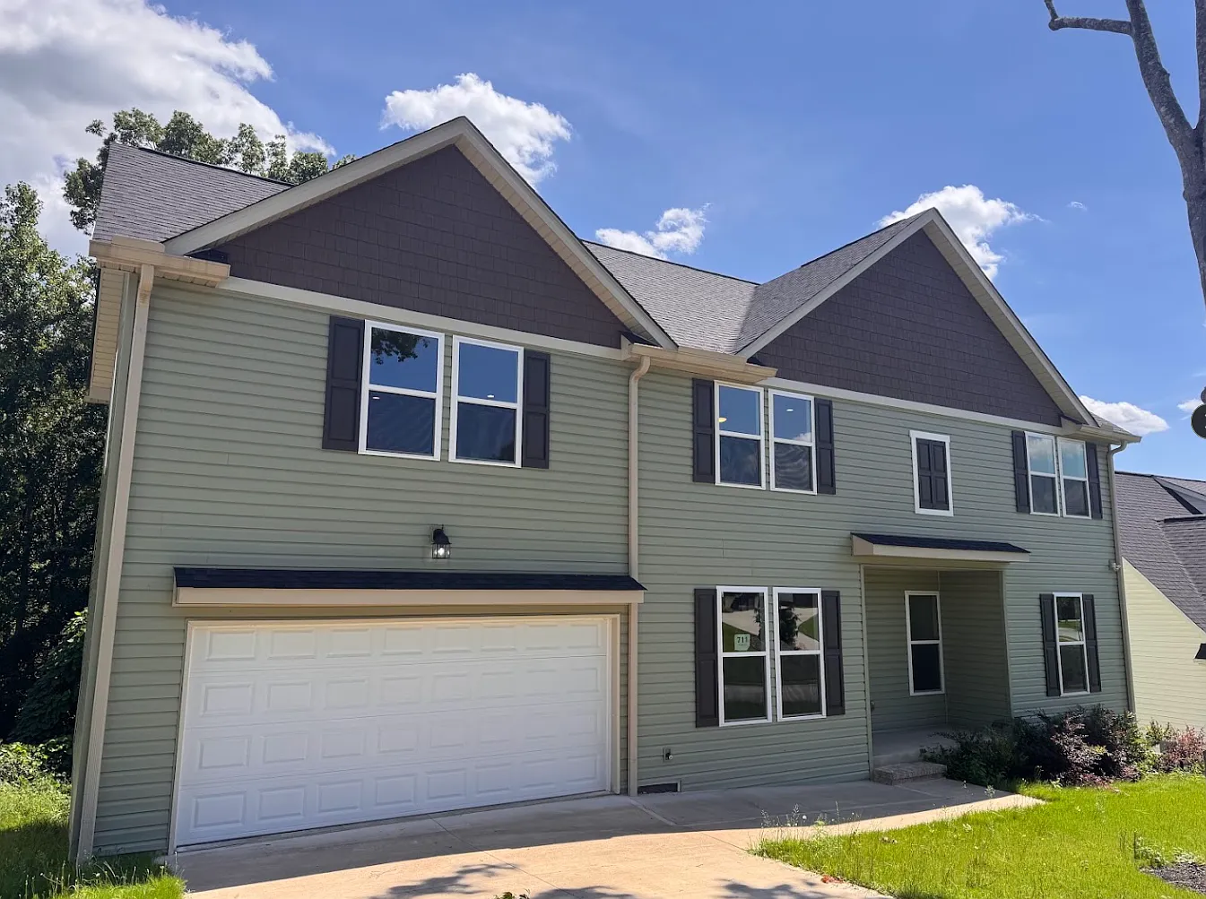 5 bed, 3.5 bath, 2500 sqft, $3,150 — Photo 1