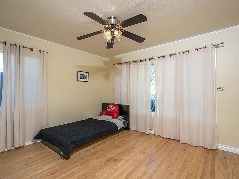 540 N Park Ln — Photo 14