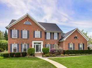 705 Brentwood Ct, Glen Ellyn, IL 60137