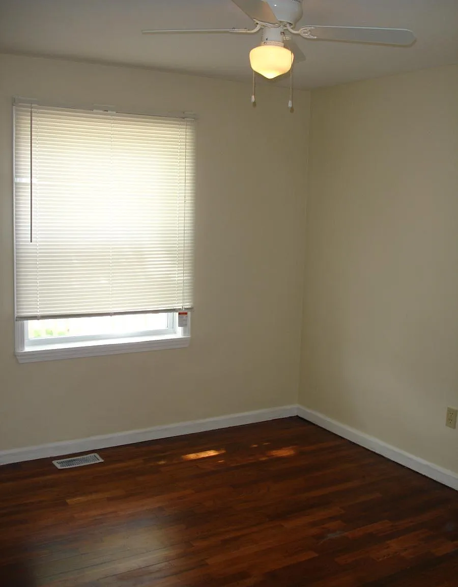 3 bed, 1150 sqft, $1,550 — Photo 3