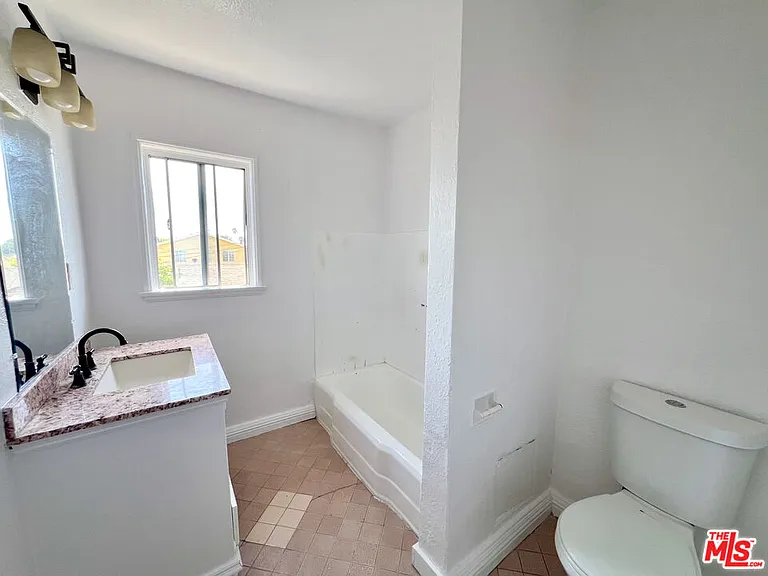 254 E Lanzit Ave #1 — Photo 19