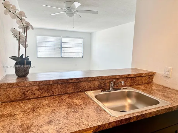 1225 NE 124th St, North Miami, FL