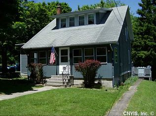 126 Maple Dr, Camillus, NY 13031