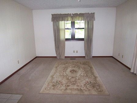 4th image of 1511 Crestwood Ln