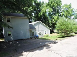 1 S Cove Rd, Danbury, CT 06811