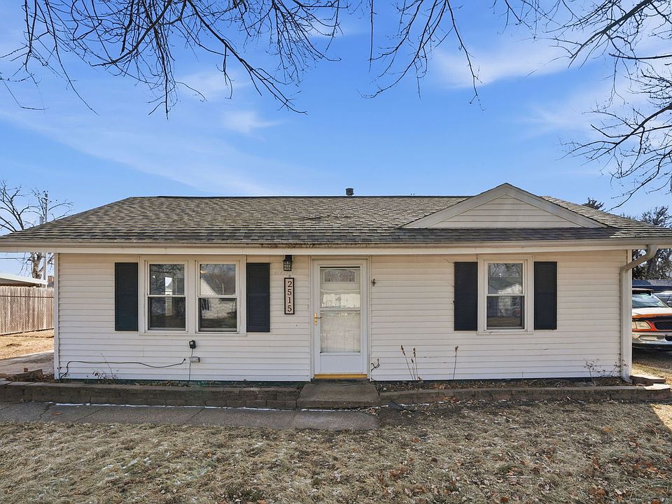 1st image of 2515 W 69th St