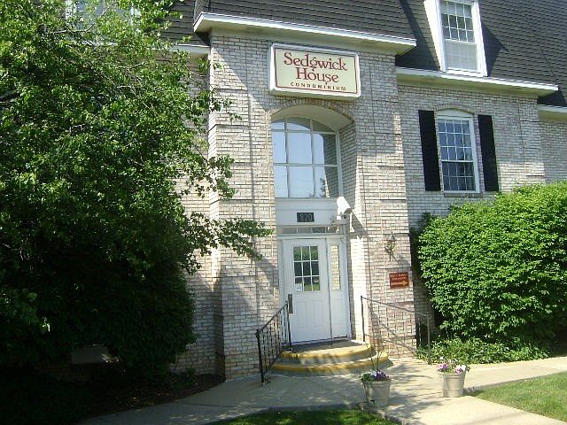 1st image of 820 Lincolnway W APT 307