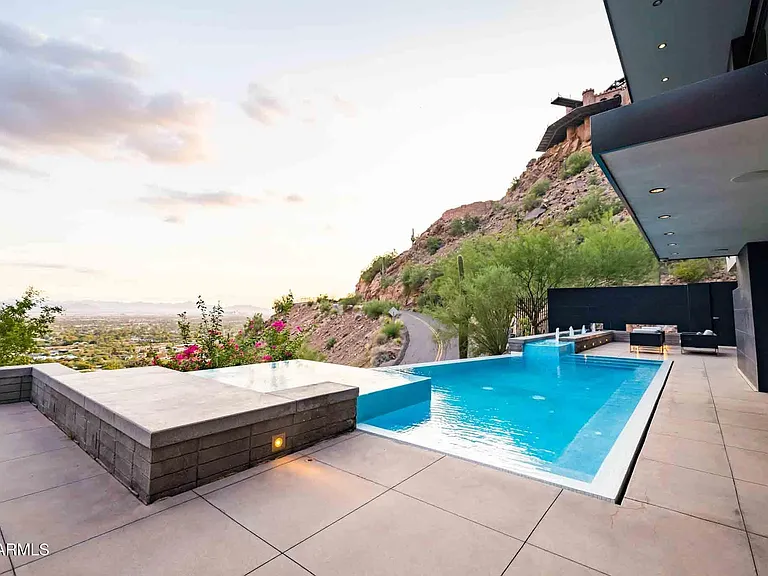 5212 E Red Rock Dr — Photo 3