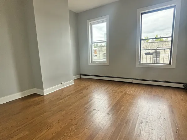 484 Mercer Street image 5 of 7