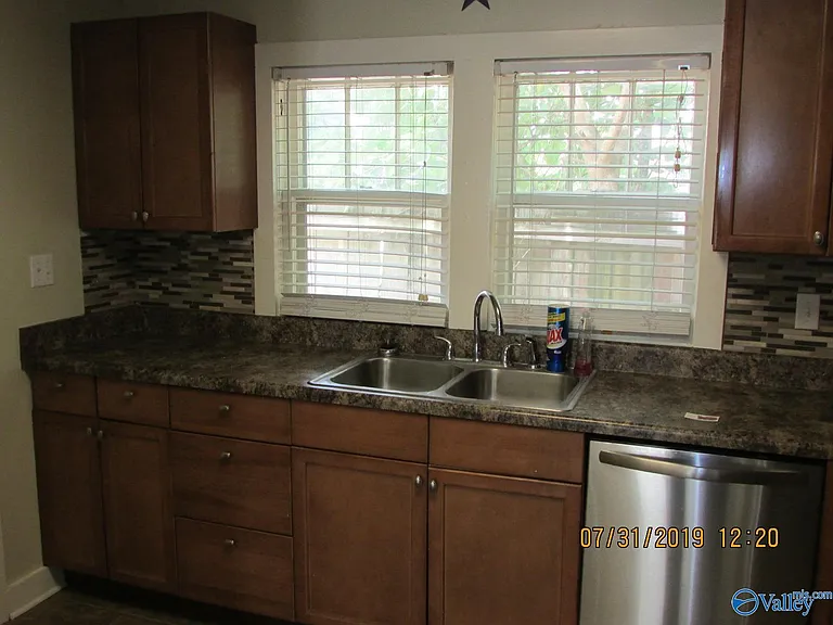 1501 McKinley Ave NE — Photo 8