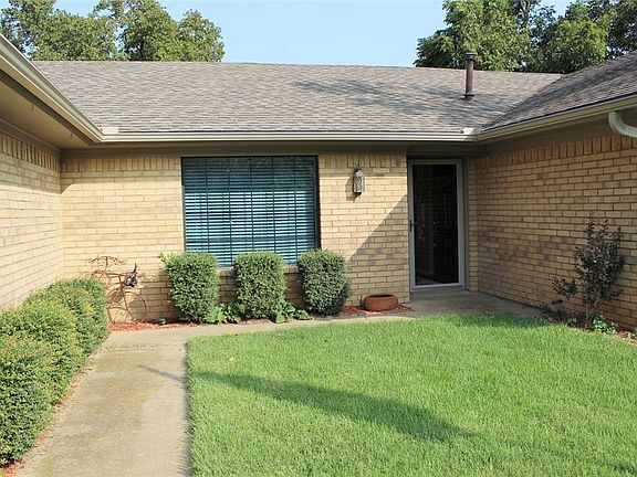 4th image of 1225 Mockingbird St