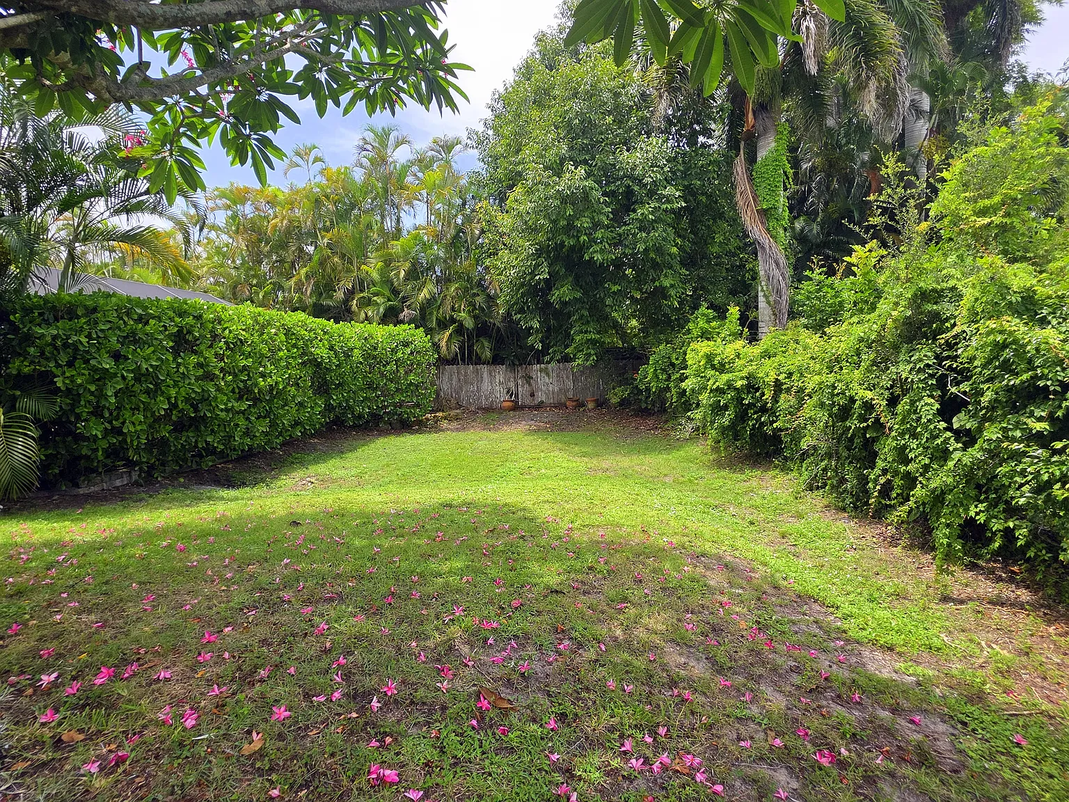 4 bed, 2.5 bath, 2193 sqft, $4,200 — Photo 4