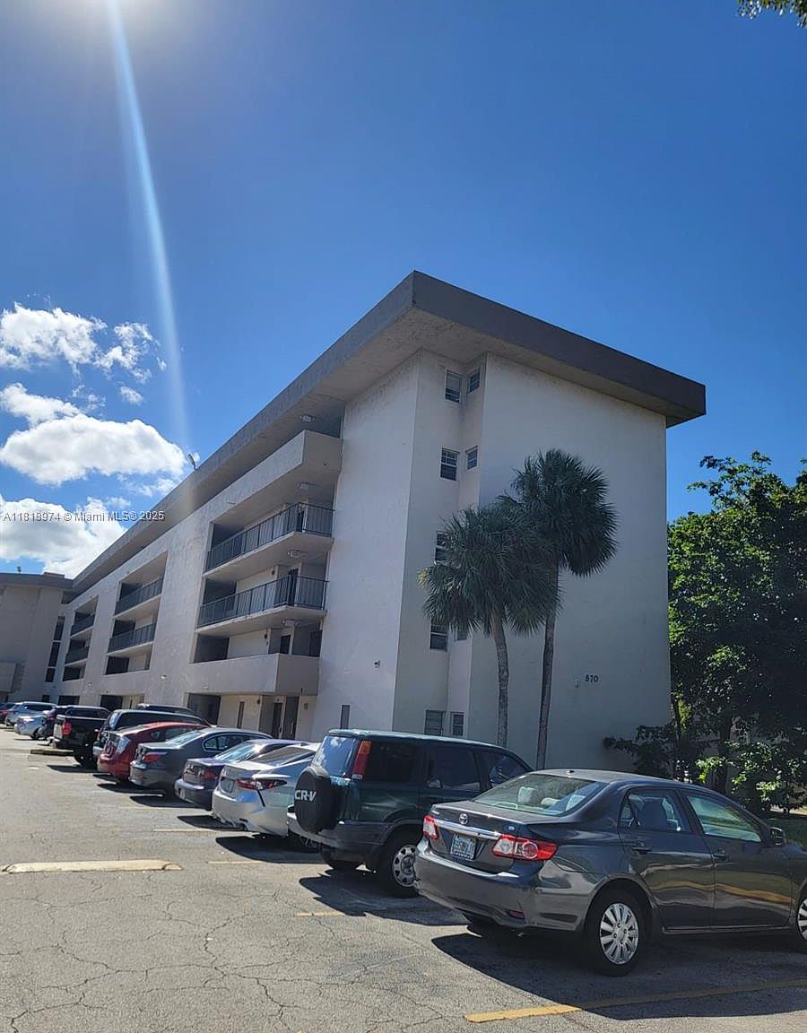 870 NW 87th Ave APT 310, Miami, FL 33172 | Zillow