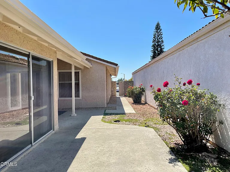 936 Belmont Ave — Photo 3