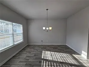 4 bed, 2.5 bath, 2215 sqft, $2,300 — Photo 4