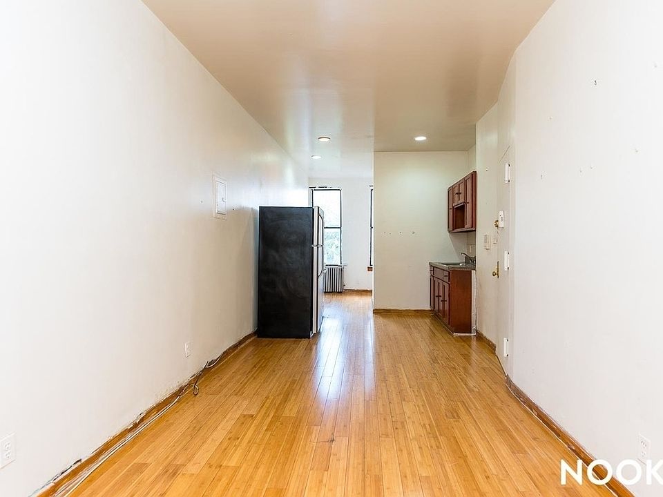 1st image of 147 Thames St APT 3