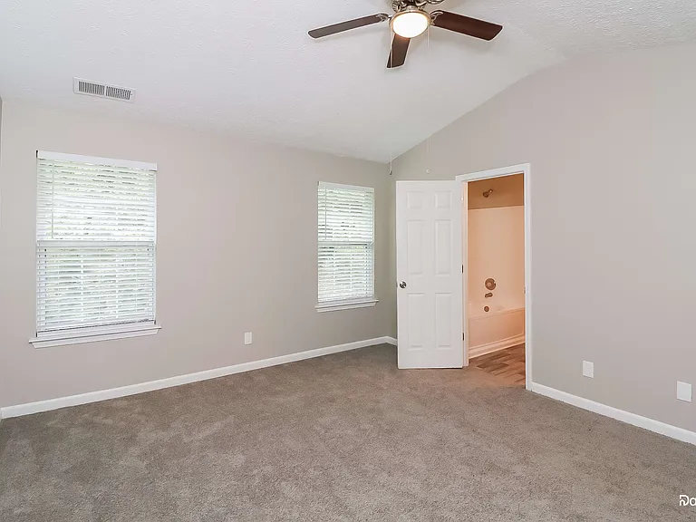 7206 Bridgeport Ct — Photo 10