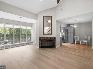 3800 Green Ridge Ct APT 284, Fairfax, VA 22033