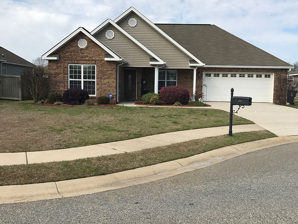Home located on cul-de-sac